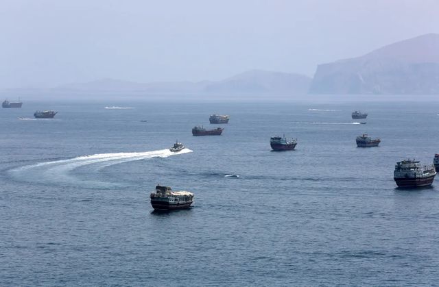 Iran închide din nou Strâmtoarea Ormuz, în urma atacurilor Israelului în Liban