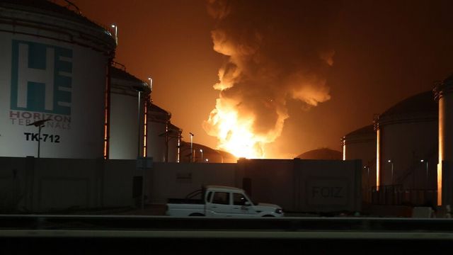 Trump, 'Iran colpito 20 volte più forte se fermasse flussi petrolio'