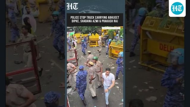 Police Stop Truck Carrying Abhijeet Dipke, Shabana Azmi & Prakash Raj During Major Protest
