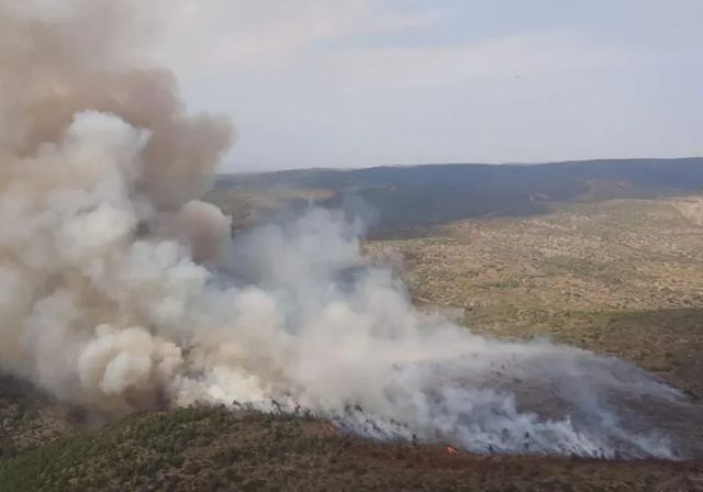 La Comunidad Valenciana establece la situación 2 del PEIF por el incendio de Teresa de Cofrentes y pide movilizar la UME