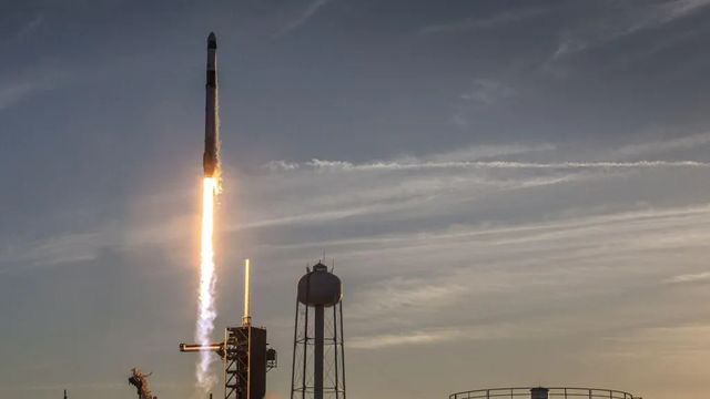 Despega al fin la misión que traerá de vuelta a los astronautas atrapados