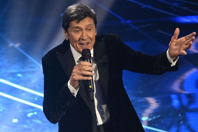 Gianni Morandi festeggia 80 anni a Lisbona con il suo Bologna