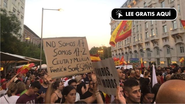 La Policía dispersa con pelotas de goma la concentración por Ceuta frente al Congreso