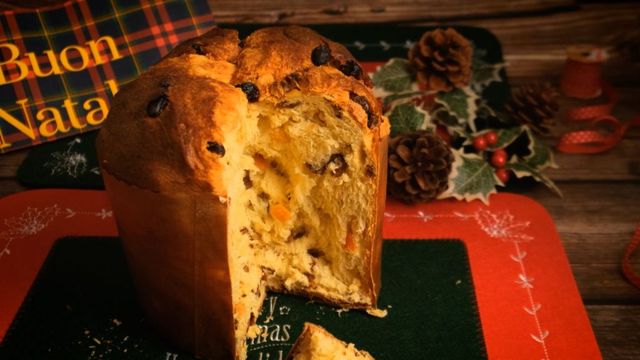 Un bărbat a murit la masa de Crăciun, după ce s-a înecat cu o bucată de panettone