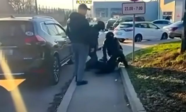 VIDEO Polițiștii au destructurat o rețea de șantaj online