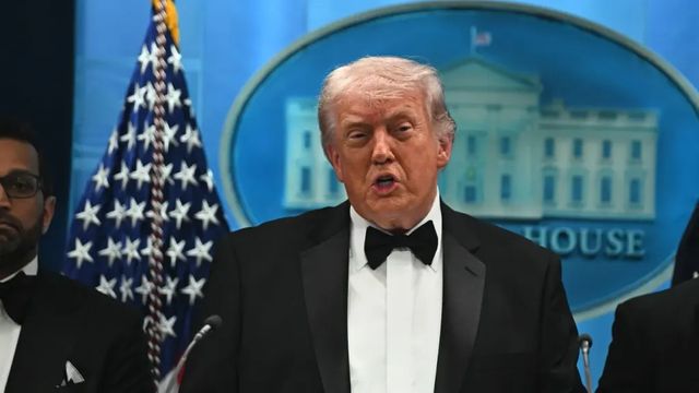 Ki kellett menekíteni Trumpot – tüzet nyitott egy fegyveres a Fehér Házi Tudósítók Vacsoráján