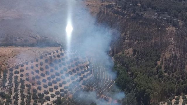 Extinguido el incendio forestal de Santiago de Alcántara y controlado el de Oliva de Mérida