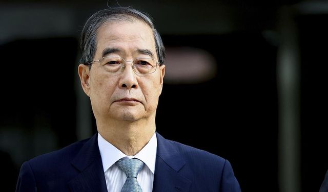 Seul, l'ex premier Han Duck-soo condannato a 23 anni per la legge marziale