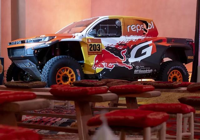 Así son los coches del equipo Toyota-Repsol para el Dakar 2026