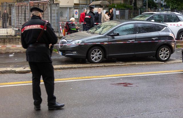 Sparatoria in strada a Milano, 40enne ferito a colpi di arma da fuoco