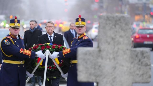 Președintele Klaus Iohannis a depus o coroană de flori în memoria victimelor Revoluției din 1989