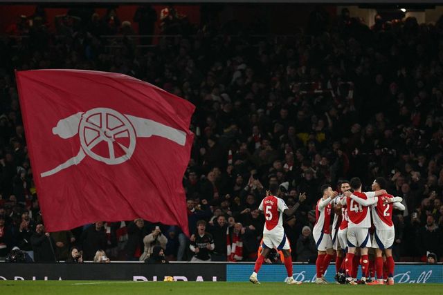 Arsenal a umilit-o pe Manchester City