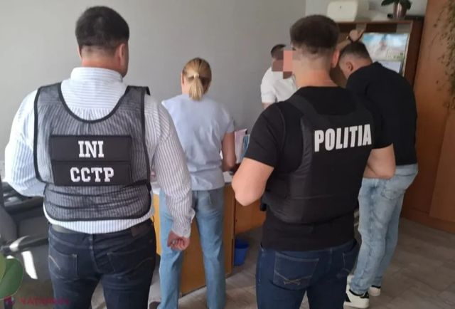 Un copil, obligat de părinții adoptivi să cerșească într-un scaun cu rotile: fata a fost înfiată ilegal, cu ajutorul unui medic