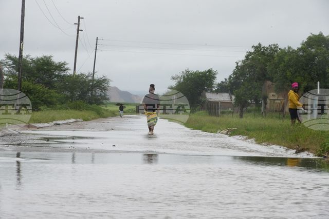 Бедствено положение в Южна Африка заради проливни дъждове и наводнения