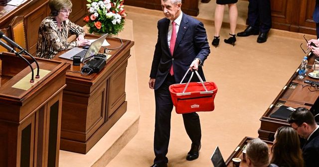 Babišova vláda si chce jít pro důvěru Sněmovny 13. ledna, oznámil Okamura