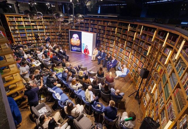 Guțul și-a lansat cartea la Moscova. Șor și Tauber, prezenți la eveniment