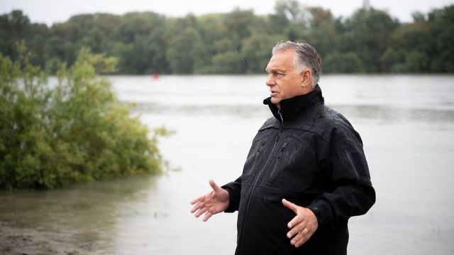 Orbán Viktor bejelentkezett az árvíz mellől, három kritikus szakaszról beszélt