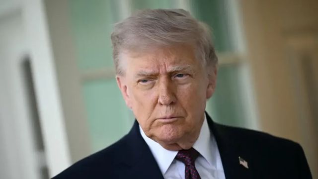 Trump evacuato dalla cena dei corrispondenti della Casa Bianca, sventato un attentato