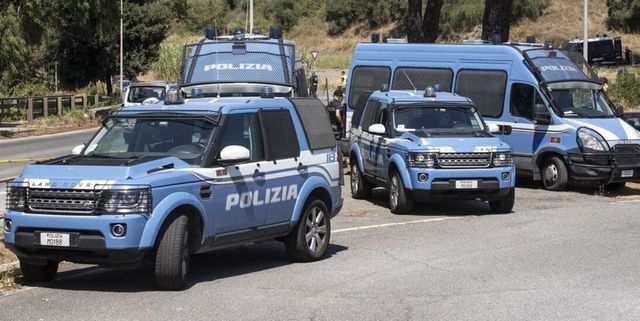 Versilia, guerriglia in autostrada tra tifosi della Lucchese e del Perugia