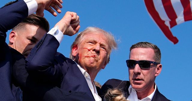 Mondo Maga in fermento, 'l'attentato a Trump era una messinscena'