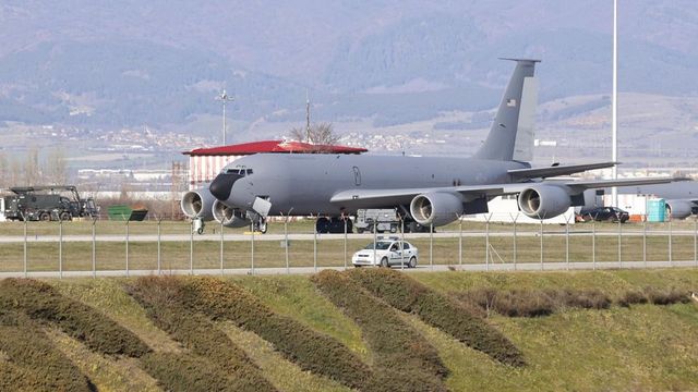 Част от американските военни самолети отлетяха от Летище „Васил Левски“, съобщиха от Министерството на отбраната