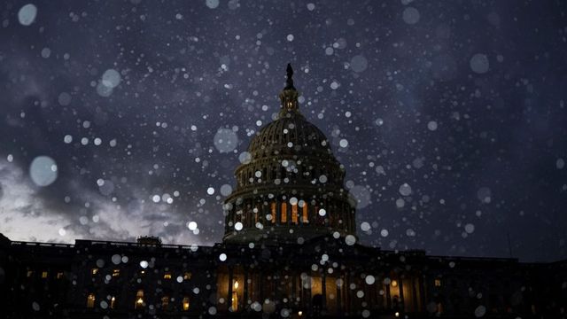 US states hit by decade’s heaviest snowfall, over 200 flights cancelled