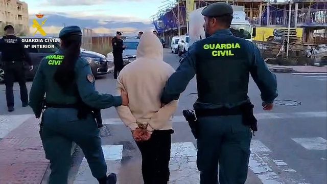 Seis mujeres liberadas y ocho detenidos en Roquetas de Mar en un golpe contra la trata sexual
