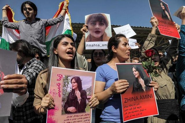 Iran, arrestati 739 manifestanti dopo la morte di Mahsa