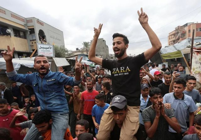 Júbilo y dudas en Gaza y Tel Aviv: «No puedo parar de reír y de llorar»