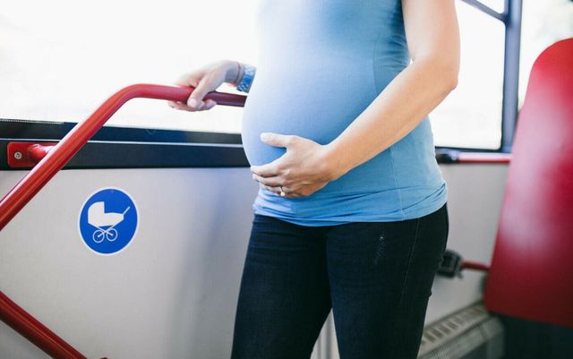 Acces prioritar la ghișee pentru unele persoane