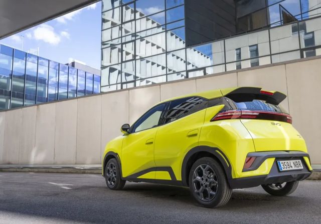 El coche que destrona a Tesla como el coche eléctrico más vendido