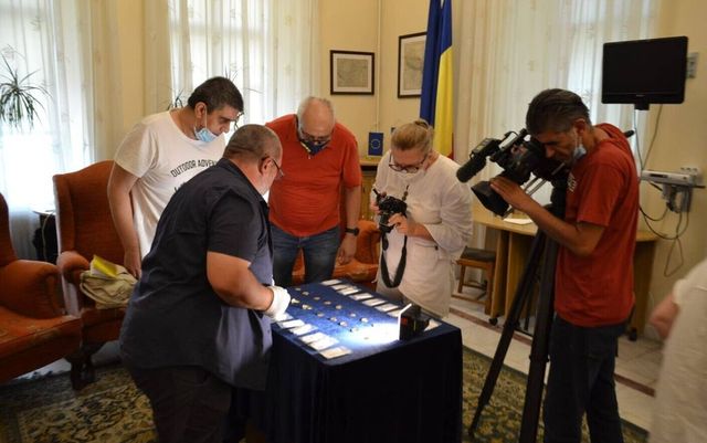 Un pasionat de istorie a descoperit o comoară cu detectorul de metale, în Prahova