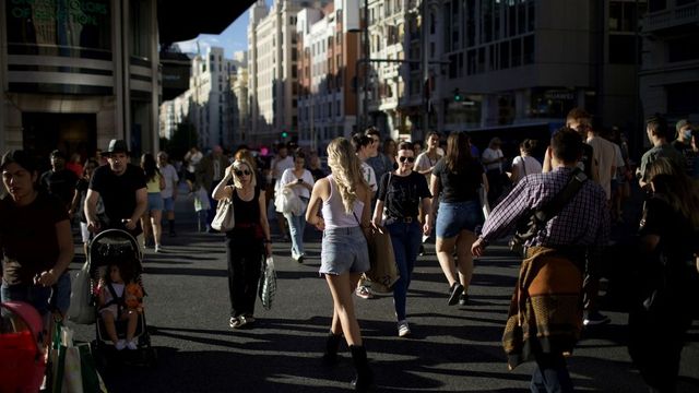 Gráfico | España roza los 49 millones de habitantes