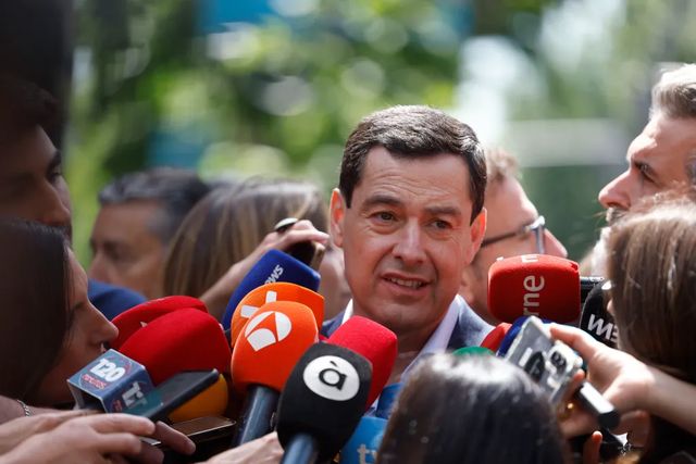 Moreno defiende gobernar en solitario pero Vox avisa que le condicionará