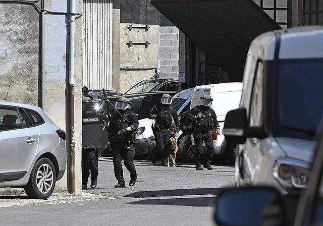 La Ertzaintza baraja el ajuste de cuentas por el ensañamiento y el plan de fuga del asesino de un taxista en Guipúzcoa