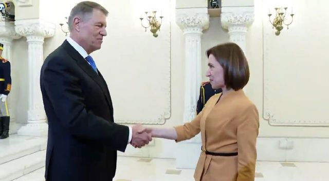 Președintele Klaus Iohannis efectuează o vizită la Chișinău, cu ocazia Zilei Limbii Române