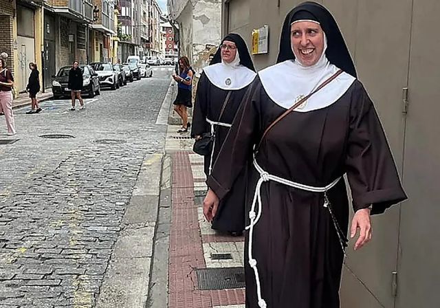 Las exmonjas de Belorado consideran «vil» su causa judicial por usar coches y vender casullas y acusan a Iceta de «ambición»