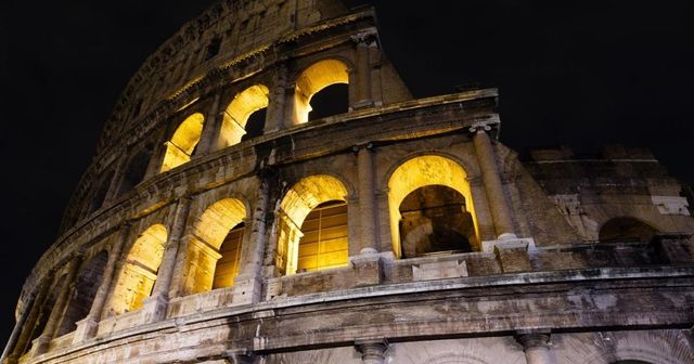 Un muncitor de 22 de ani a murit, după ce a căzut de pe Colosseum în timpul unor lucrări de noapte