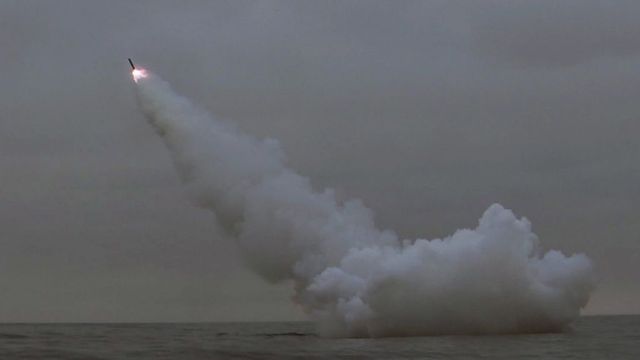 Észak-Korea ballisztikus rakétákat lőtt ki
