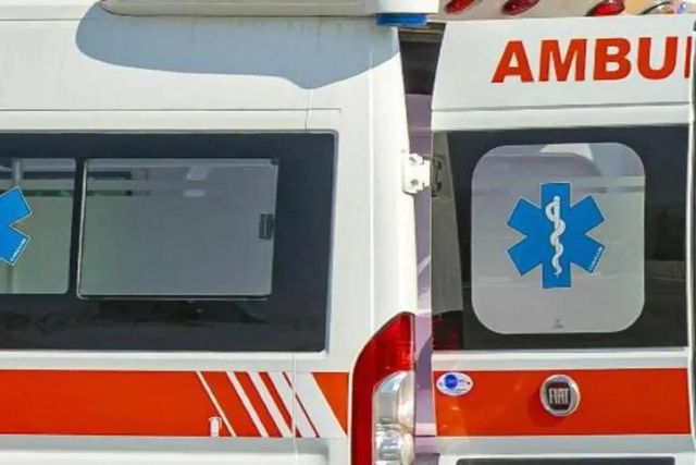 Anziano si getta da sesto piano durante sfratto e muore
