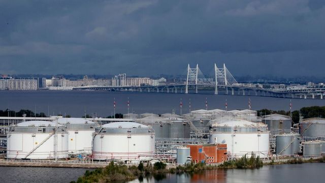 Media Kiev, 'terminale petrolifero San Pietroburgo colpito da droni'