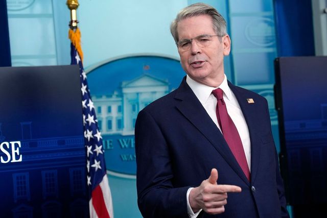 Administrația Trump se gândește să suspende sancțiunile împotriva petrolului iranian, pentru a diminua tensiunile pe piață