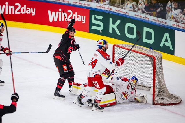 Play-off Ligy mistrů si z českých klubů zahraje kromě Sparty jen Třinec, Pardubice končí