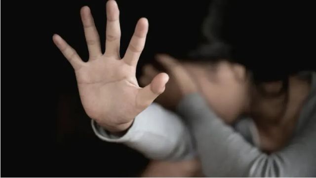 Bărbat de 56 de ani, condamnat la 15 ani de închisoare pentru abuz sexual asupra a două minore