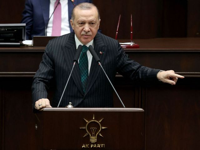 Erdogan vrea să alunge 10 ambasadori occidentali care au cerut eliberarea activistului Osman Kavala