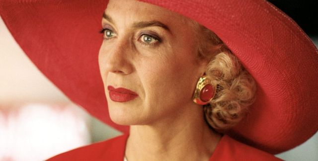 Addio a Marisa Paredes, la musa di Almodovar morta a 78 anni