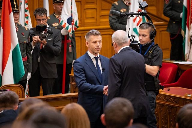 Csütörtökön érkezik Magyarországra a Velencei Bizottság