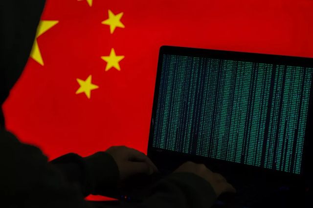 Oficiali americani și britanici acuză China de o amplă campanie de spionaj cibernetic
