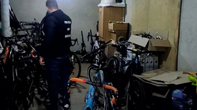 50 de percheziții într-un dosar de contrabandă. Sustrăgeau biciclete din UE și le vindeau în Republica Moldova și Federația Rusă
