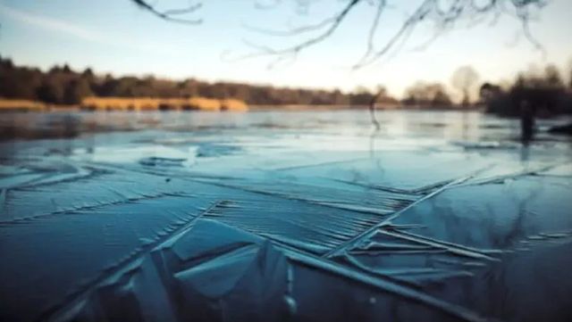 Primăria Chișinău, apel către părinți: supravegheați copiii în timpul activităților de iarnă